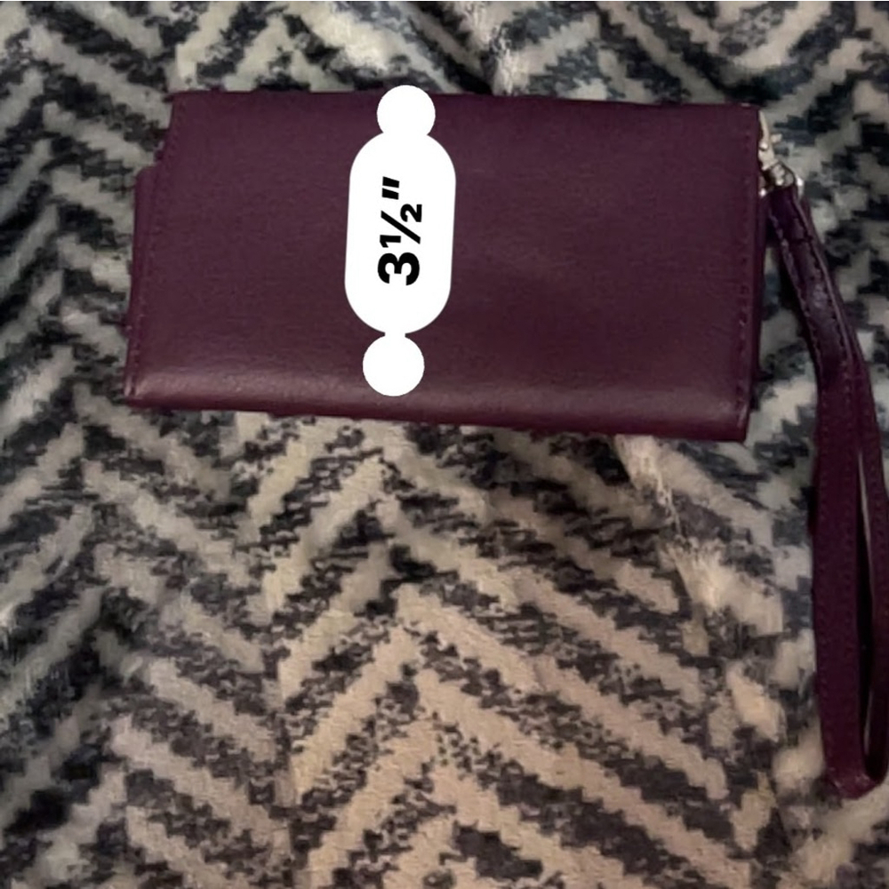 Body Glove Burgundy Wristlet Clutch - Picture 6 of 8